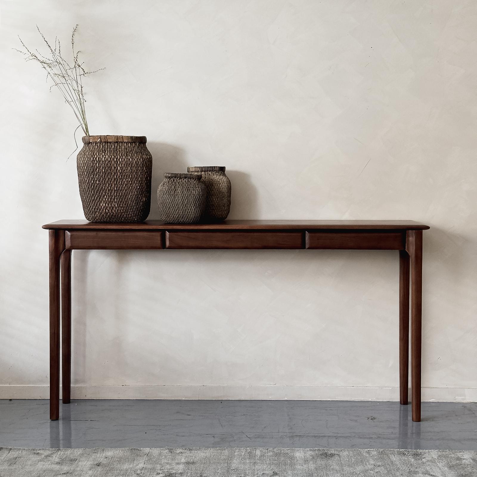 קונסולה דגם אורן