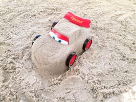 סנדטסטיק-מכוניות יצירה בחול