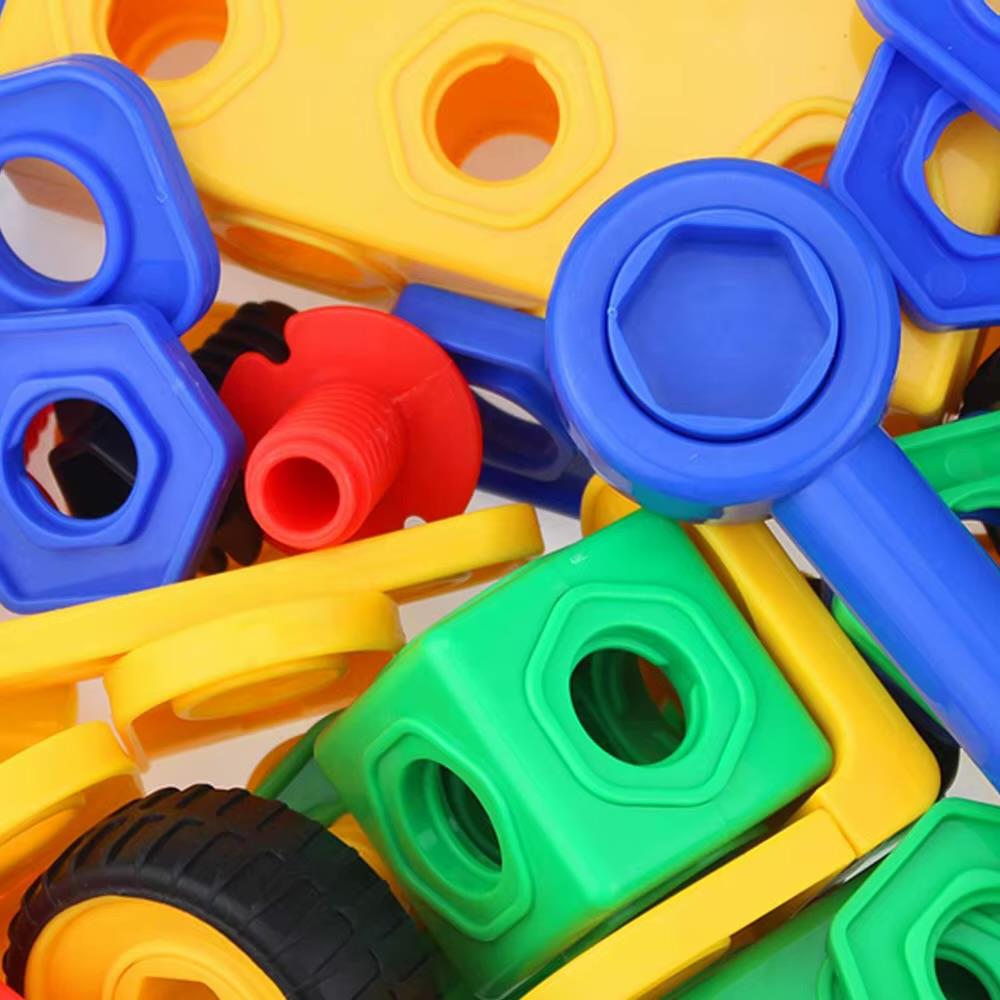 סט הברגות עם גלגלים במיכל סט הברגות עם גלגלים במיכל