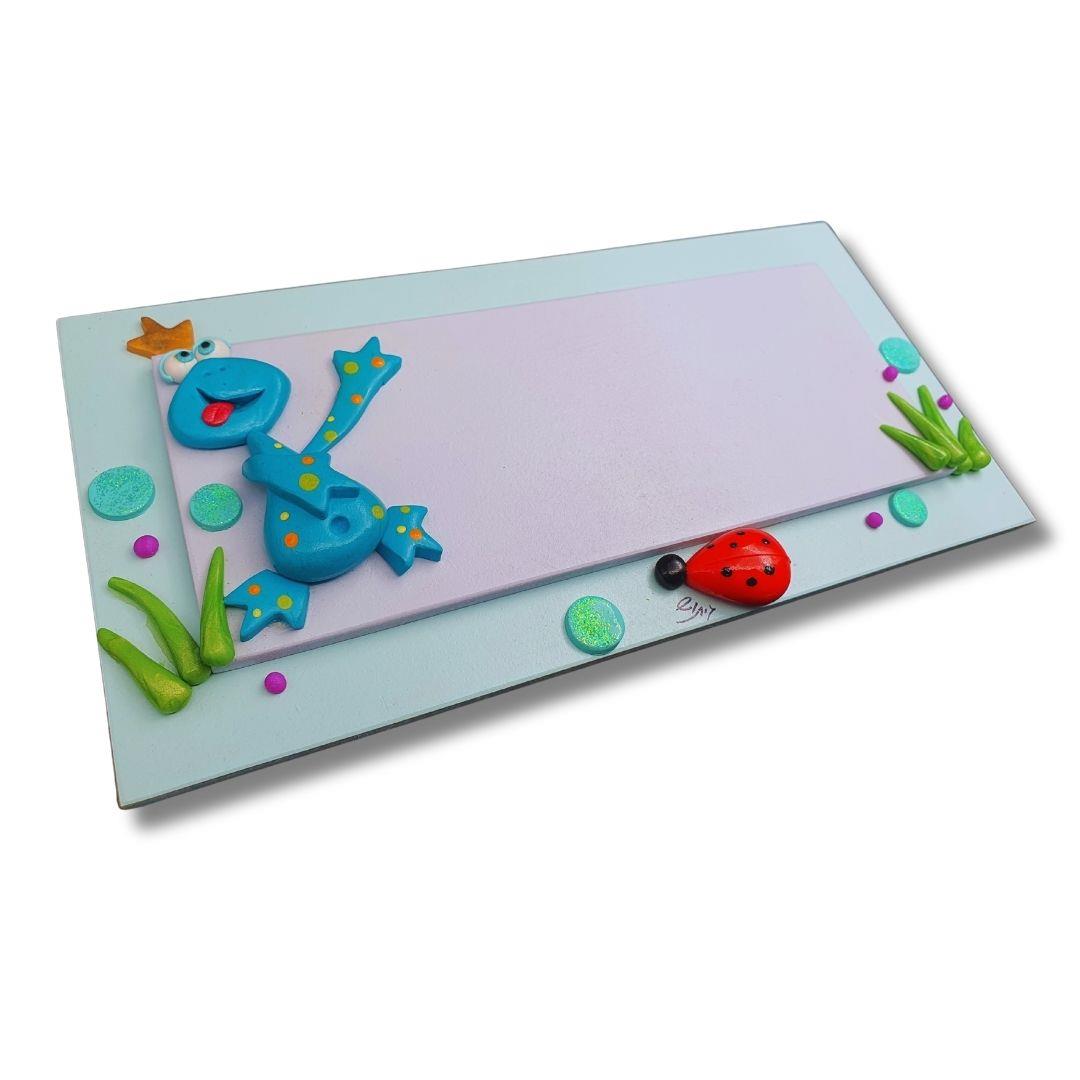 עיצוב חדר ילדים עם שלט צפרדע בטורקיז, מתנה מקורית ללידה או לעיצוב הבית.