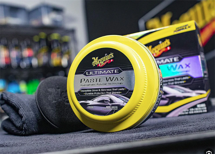 קיט משחת ווקס + מטלית ופד - ULTIMATE PASTE WAX KIT מבית MEGUIAR'S | תכולה 226 גרם