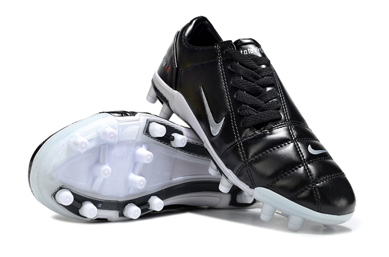 נעלי כדורגל Nike Air Zoom Total שחור לבן