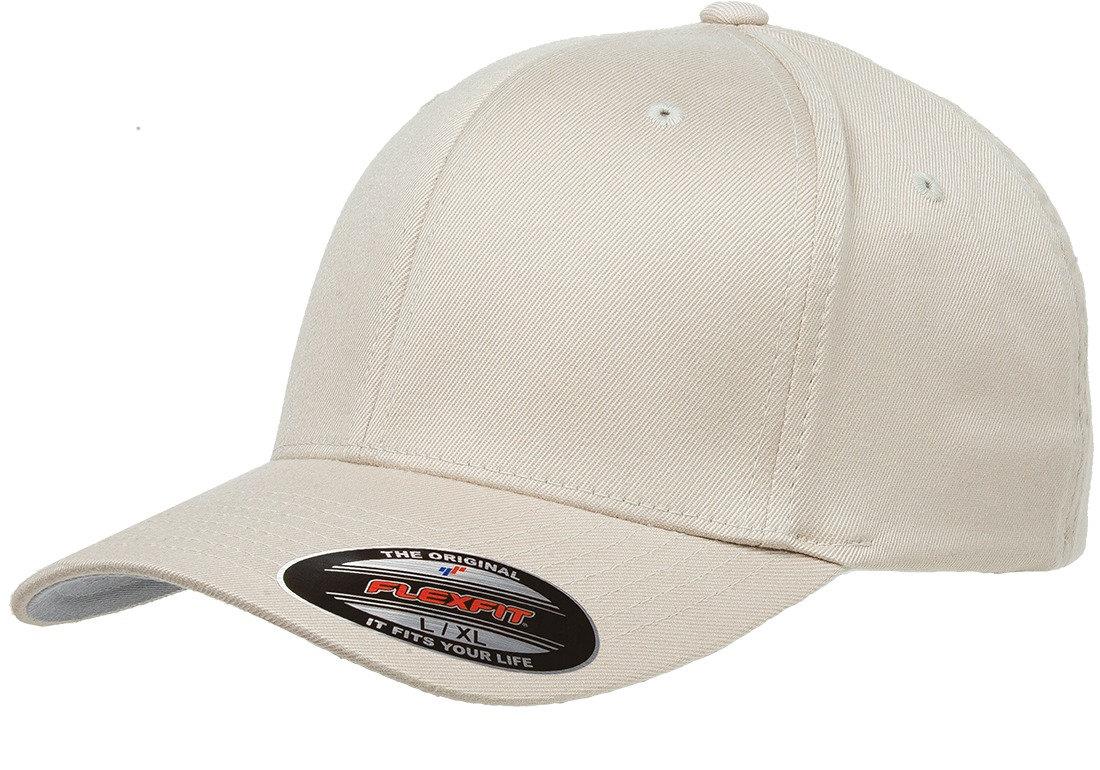 כובע איכותי במיוחד דגם FLEXFIT + רקמה אישית | צבע קרם