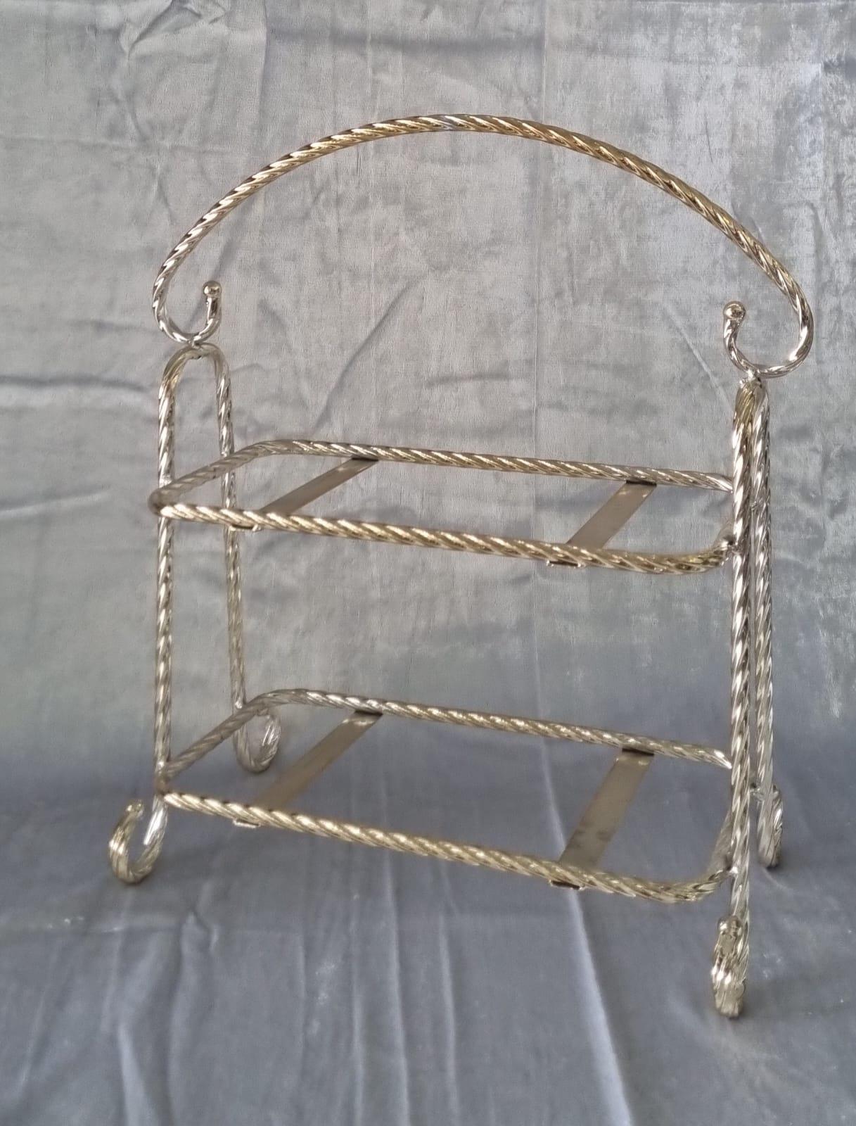 מעמד שתי קומות זהב