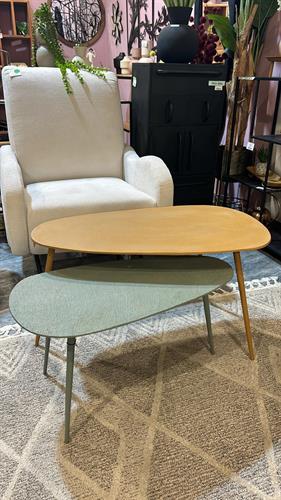 זוג שולחנות טיפה