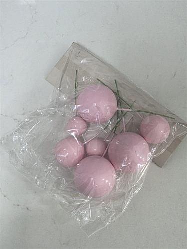 סט שבעה כדורים לקישוט עוגה .