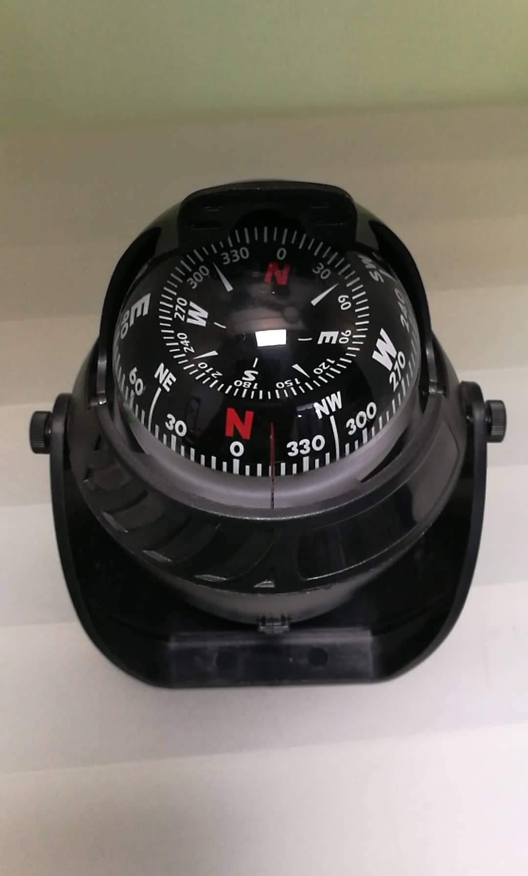 מצפן לניווט והתמצאות כולל חיווט לתאורה מצפן לניווט והתמצאות כולל חיווט לתאורה