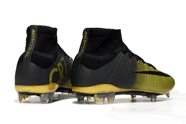 נעלי כדורגל CR7 רונאלדו Nike Air Zoom Mercurial שחור זהב