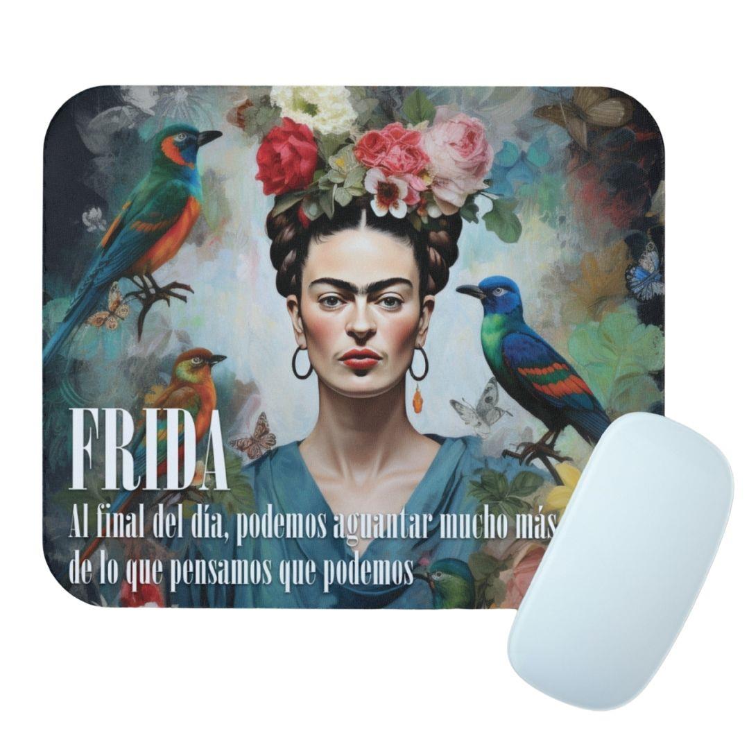 משטח מעוצב לעכבר פרידה קאלו עם עכבר לבן להמחשה – אביזרי עזר למחשב בסטייל מבית גיתוש.