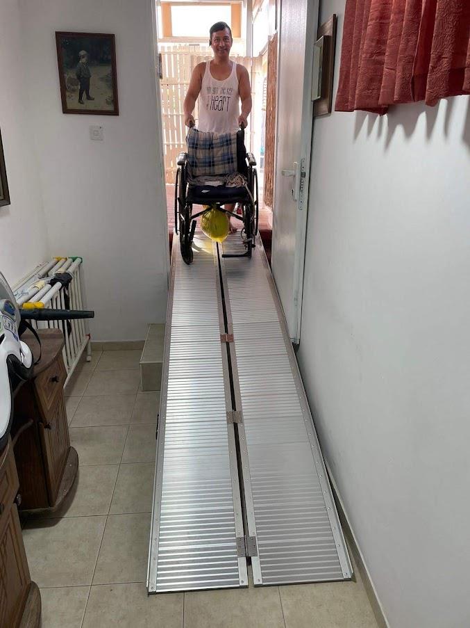 רמפות לכיסאות גלגלים להוצאת והכנסת המשתמשים מהבית בעת הצורך מצווה וגם חובה ובריאות