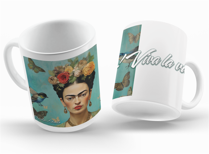ספל קרמיקה מעוצב עם איור צבעוני של פרידה קאלו והכיתוב Viva La Vida, בעיצוב אומנותי מלא צבע והשראה ספל קרמיקה מעוצב עם איור צבעוני של פרידה קאלו והכיתוב Viva La Vida, בעיצוב אומנותי מלא צבע והשראה