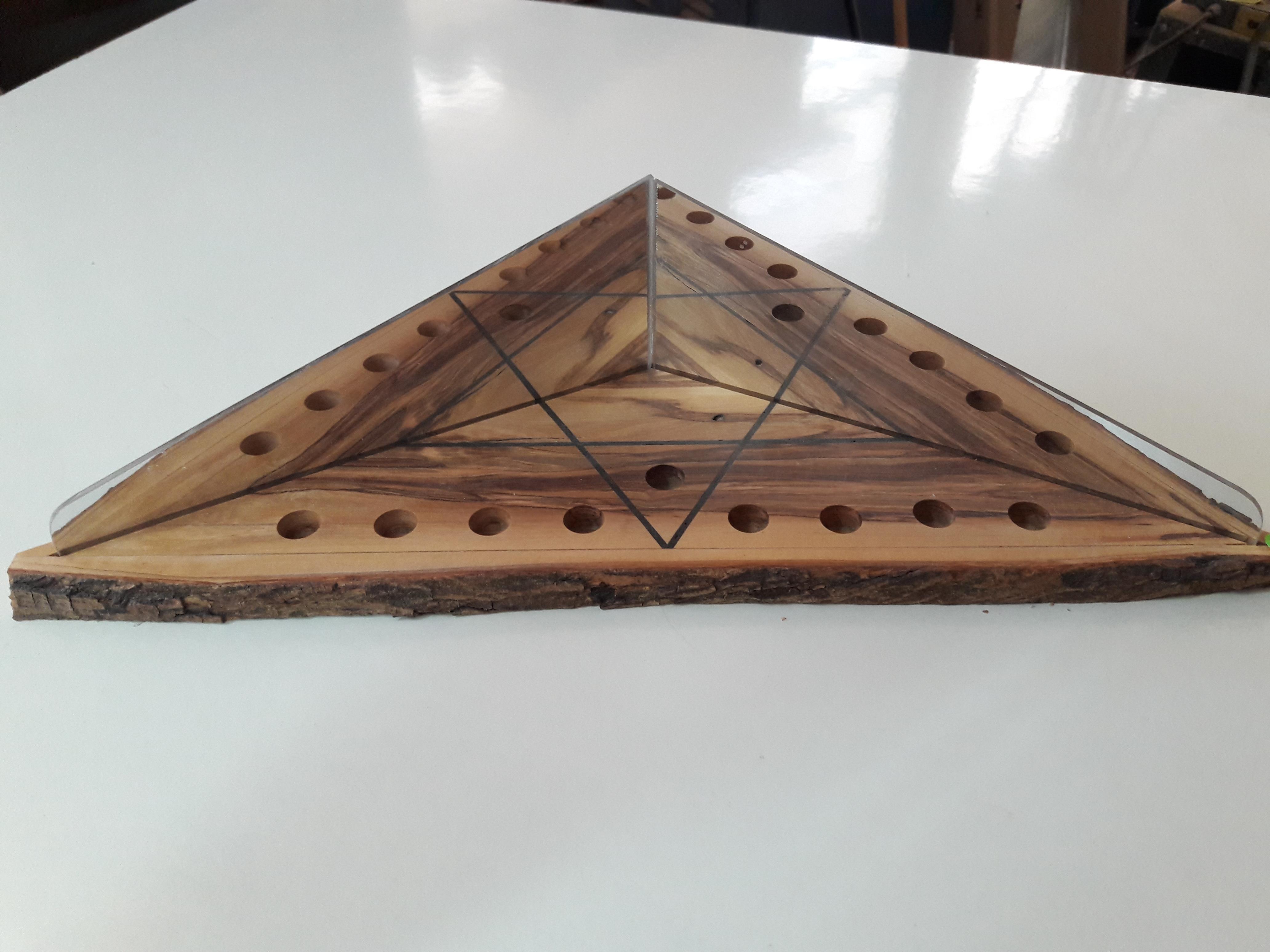 חנוכיית האנוסים מעץ זית חנוכיית האנוסים מעץ זית