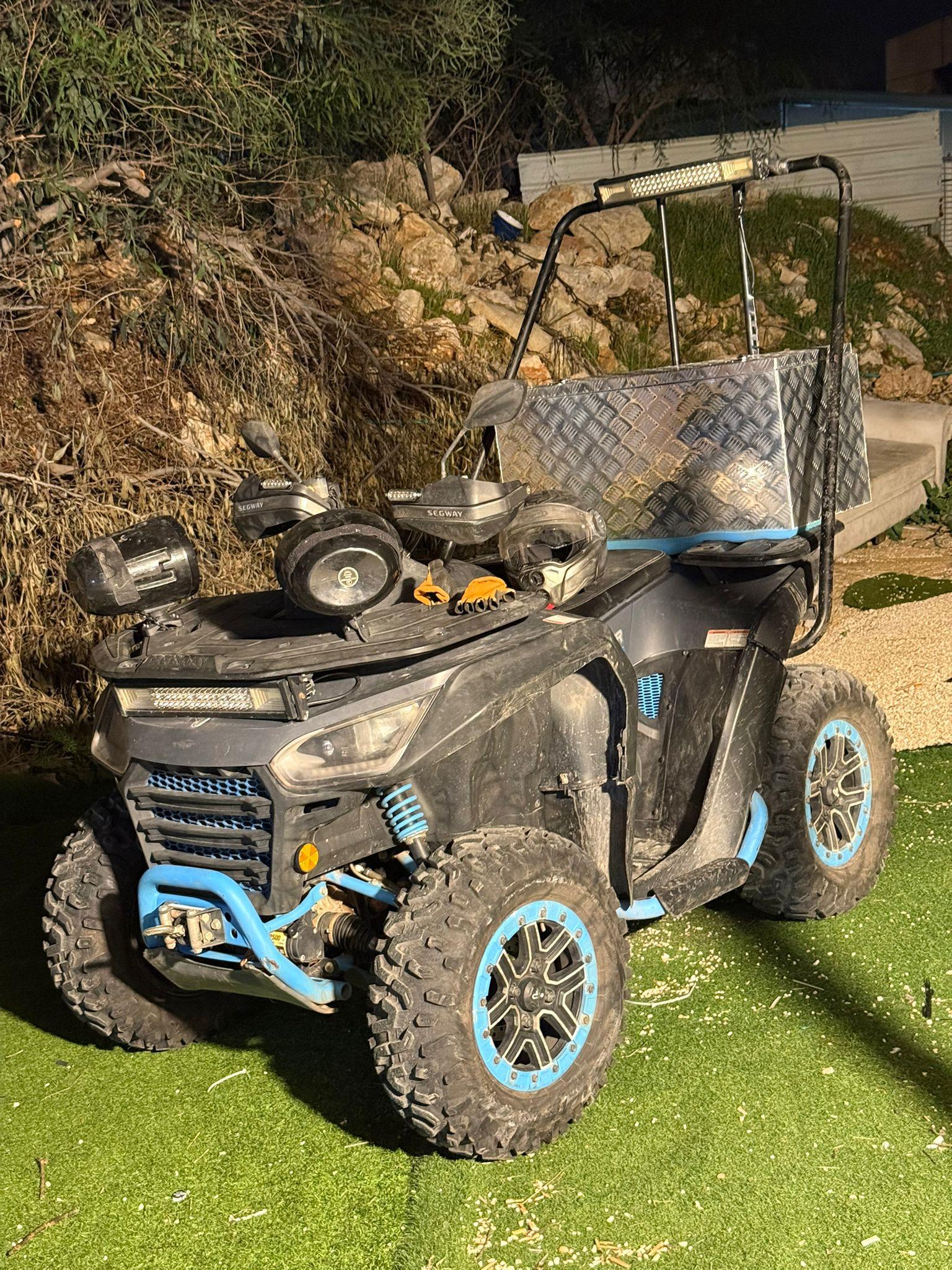 ארגז אלומיניום לטרקטורון עם 2 מנעולים אורך 93 סמ גובה רוחב 47 סמ גובה 45 סמ 9 קג קמפינג לייף ארגז אלומיניום לטרקטורון עם 2 מנעולים אורך 93 סמ גובה רוחב 47 סמ גובה 45 סמ 9 קג קמפינג לייף