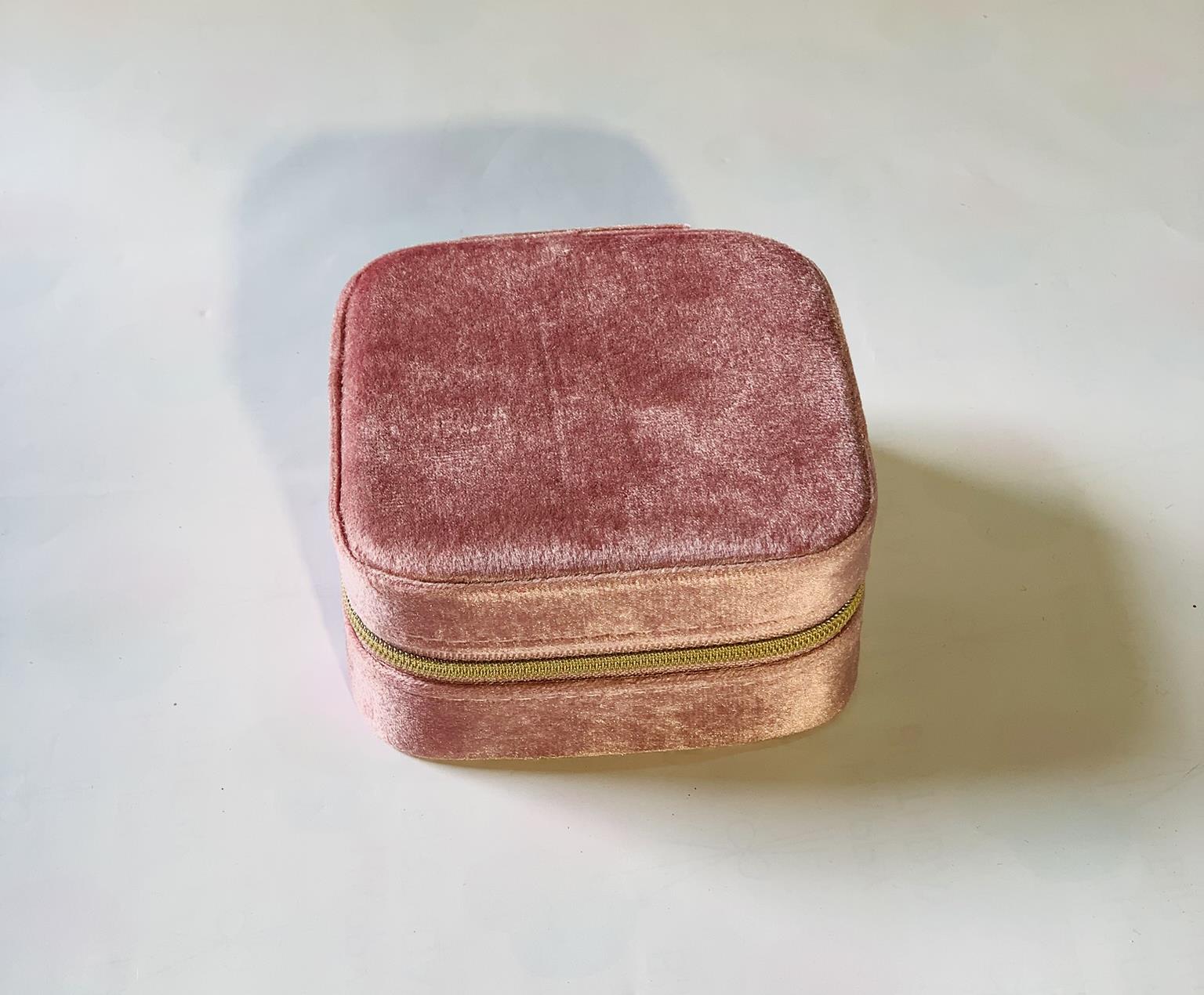 קופסאת תכשיטים ורוד