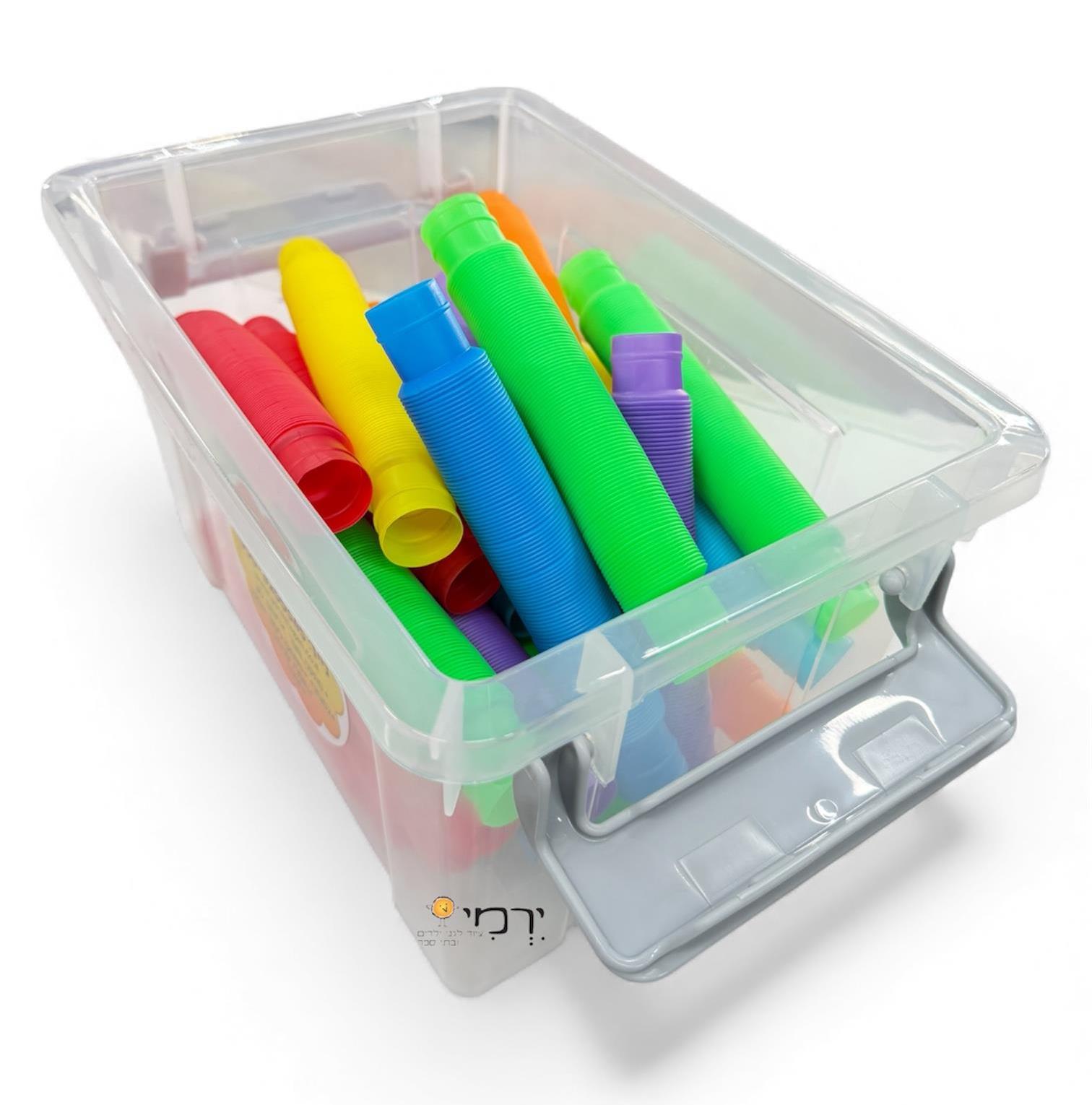 הרכבת צינורות גמישים במיכל גדול