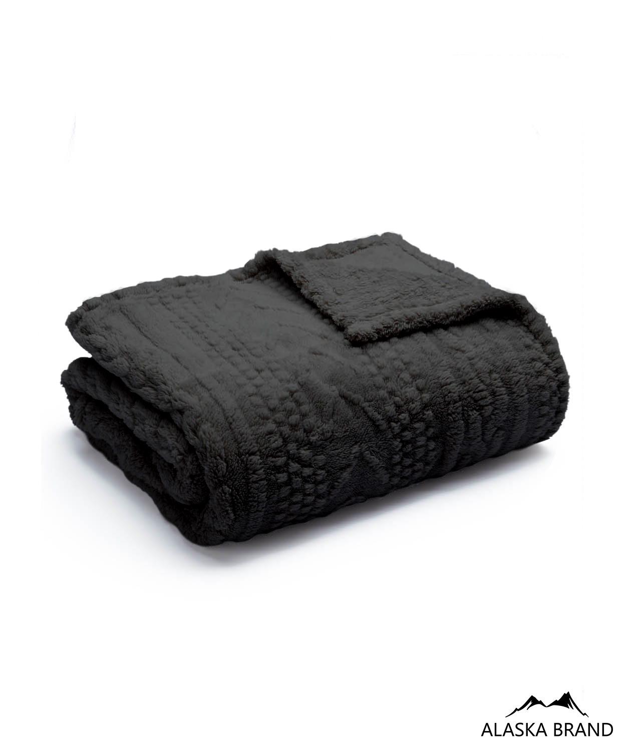 שמיכת פינוק מיקרופלנל ג'קארד | דגם קרולינה אפור פחם