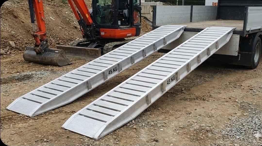 רמפה 4.9 מטר אורך 45 סמ רוחב להעמסה של ציוד טרקטורונים אופנועים RZR ועוד קמפינג לייף רמפה 4.9 מטר אורך 45 סמ רוחב להעמסה של ציוד טרקטורונים אופנועים RZR ועוד קמפינג לייף