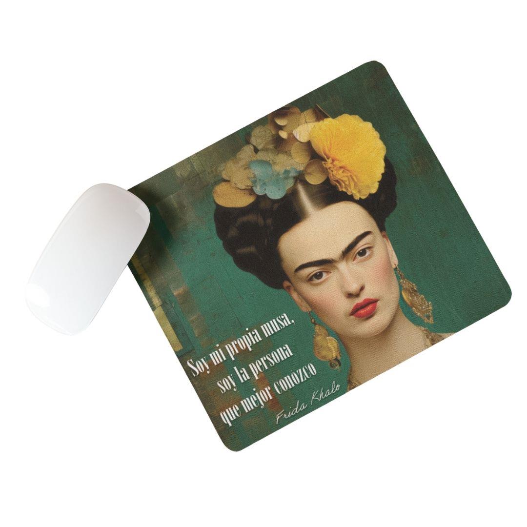 תקריב על הטקסטורות והפרטים של דגם פרידה בירוק – הדפסה איכותית מקולקציית גיתוש. תקריב על הטקסטורות והפרטים של דגם פרידה בירוק – הדפסה איכותית מקולקציית גיתוש.