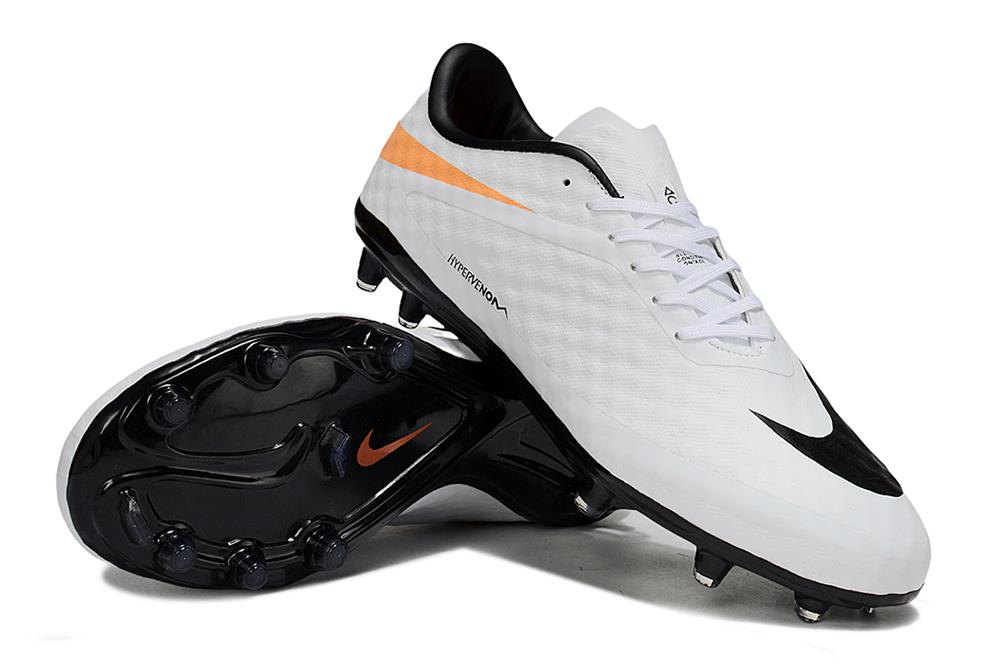 נעלי כדורגל Nike Hypervenom phantom לבן שחור