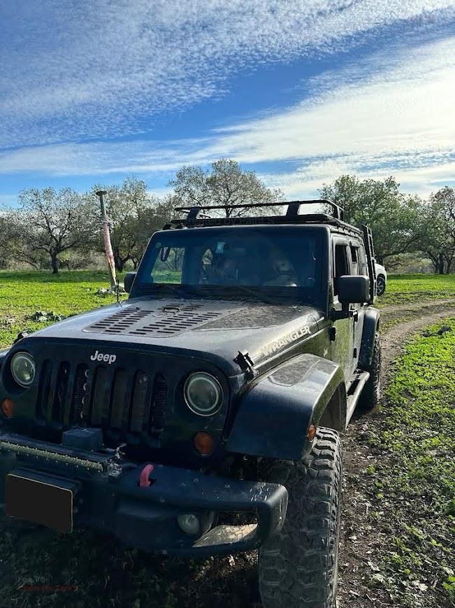 גגון גיפ רנגלר ורוביקון JEEP WRANGLER כולל סולמות דגם ארוך קמפינג לייף